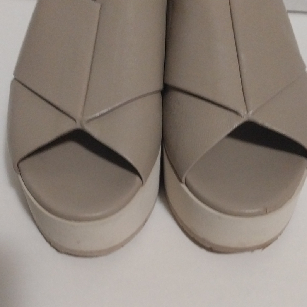 Vince Jenaya-B‎ Flatform Slingback Sandals - Picture 8 of 12